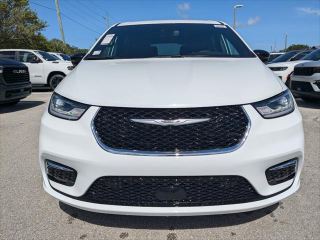 2025 Chrysler Pacifica PACIFICA SELECT