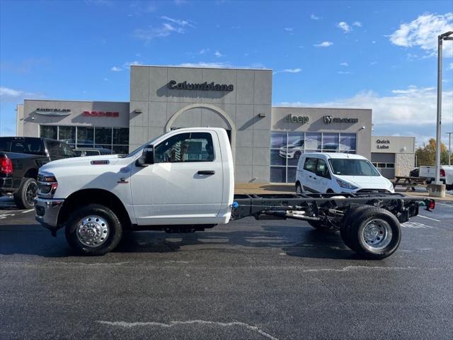 2025 RAM Ram 3500 Chassis Cab RAM 3500 TRADESMAN CHASSIS REGULAR CAB 4X4 84 CA 2025 RAM Ram 3500 Chassis Cab RAM 3500 TRADESMAN CHASSIS REGULAR CAB 4X4 84 CA