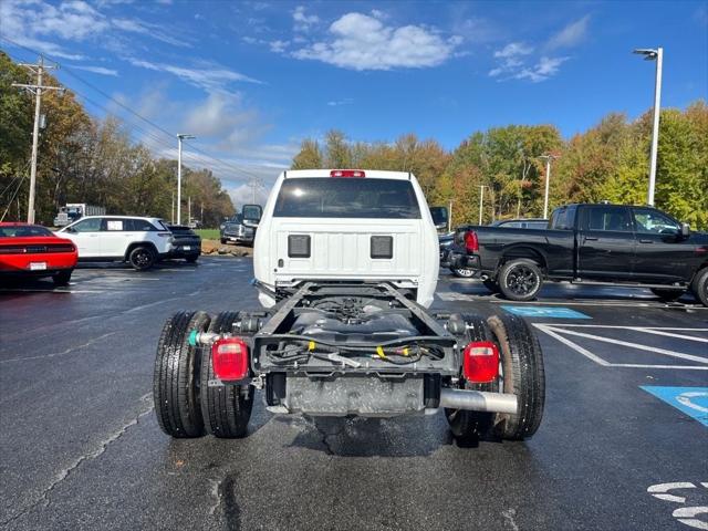2025 RAM Ram 3500 Chassis Cab RAM 3500 TRADESMAN CHASSIS REGULAR CAB 4X4 84 CA 2025 RAM Ram 3500 Chassis Cab RAM 3500 TRADESMAN CHASSIS REGULAR CAB 4X4 84 CA