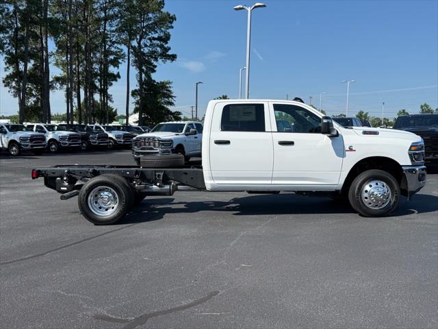 2025 RAM Ram 3500 Chassis Cab RAM 3500 TRADESMAN CREW CAB CHASSIS 4X4 60 CA