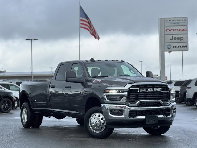 2025 RAM Ram 3500 RAM 3500 TRADESMAN CREW CAB 4X4 8 BOX