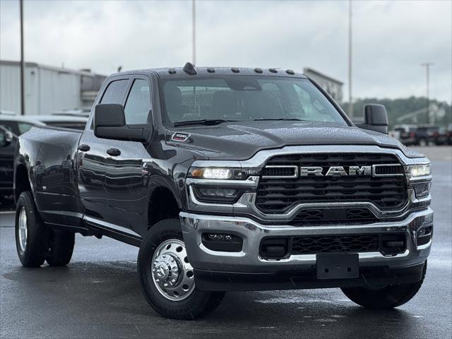 2025 RAM Ram 3500 RAM 3500 TRADESMAN CREW CAB 4X4 8 BOX