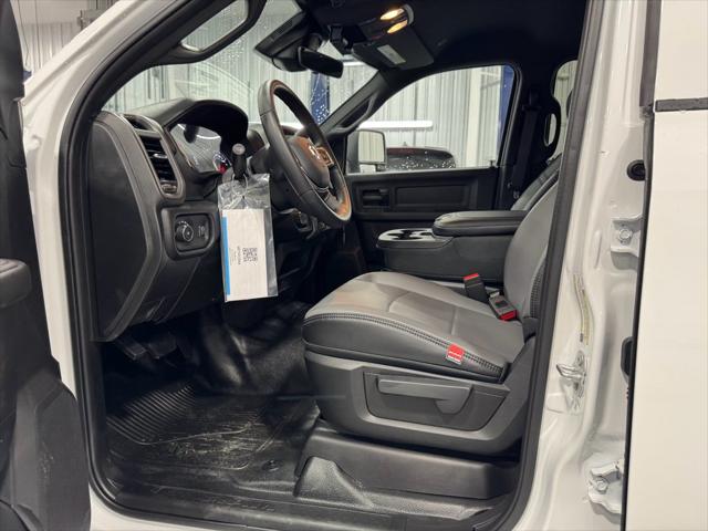 2025 RAM Ram 4500 Chassis Cab RAM 4500 TRADESMAN CHASSIS CREW CAB 4X4 84 CA