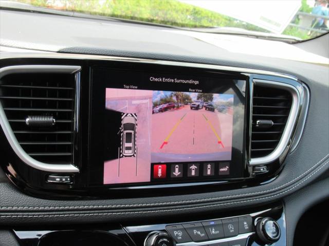 2025 Chrysler Pacifica PACIFICA SELECT