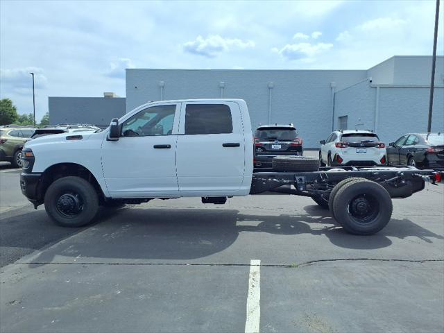 2025 RAM Ram 3500 Chassis Cab RAM 3500 TRADESMAN CREW CAB CHASSIS 4X4 60 CA