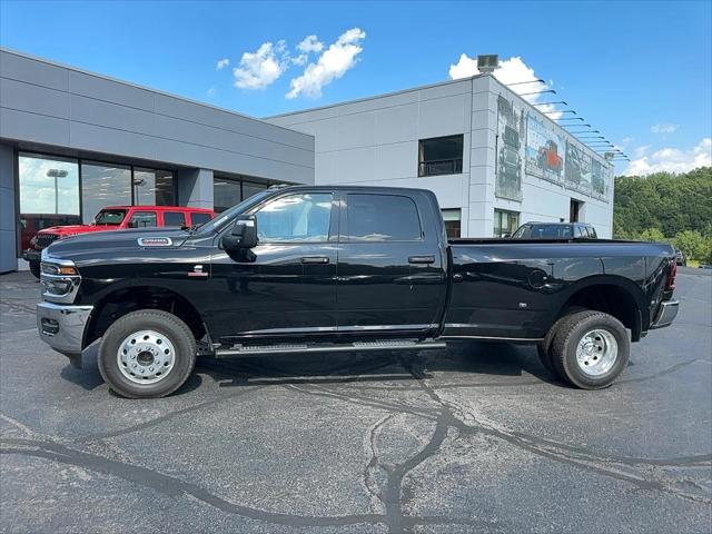 2025 RAM Ram 3500 RAM 3500 TRADESMAN CREW CAB 4X4 8 BOX