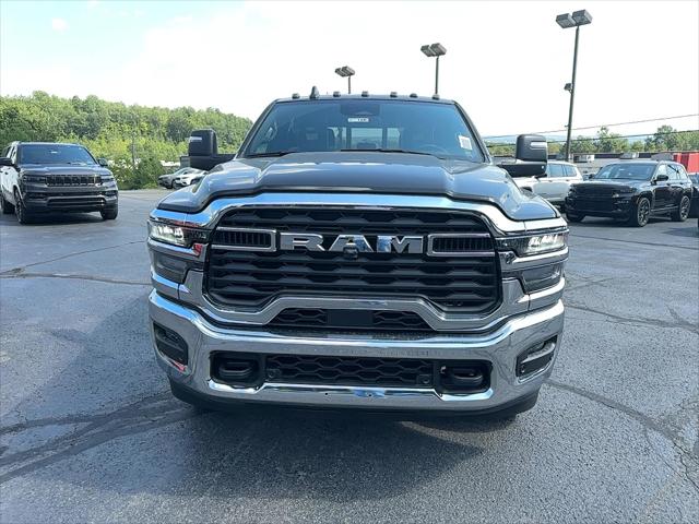 2025 RAM Ram 3500 RAM 3500 TRADESMAN CREW CAB 4X4 8 BOX