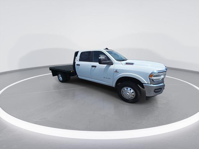 2024 RAM Ram 3500 Chassis Cab RAM 3500 SLT CREW CAB CHASSIS 4X4 60 CA