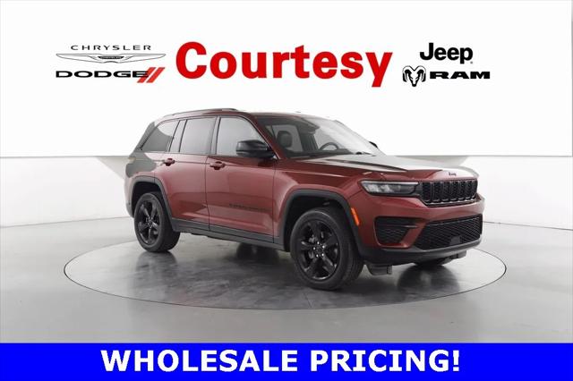 2023 Jeep Grand Cherokee Altitude 4x4 2023 Jeep Grand Cherokee Altitude 4x4