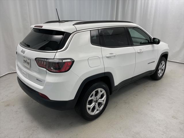 2025 Jeep Compass COMPASS LATITUDE 4X4