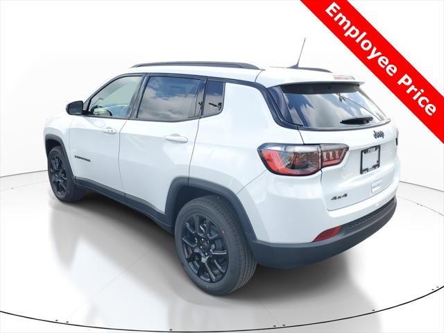 2025 Jeep Compass COMPASS LATITUDE 4X4