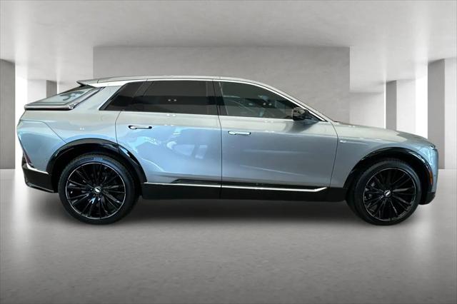 2025 Cadillac iQ Luxury w/1SE