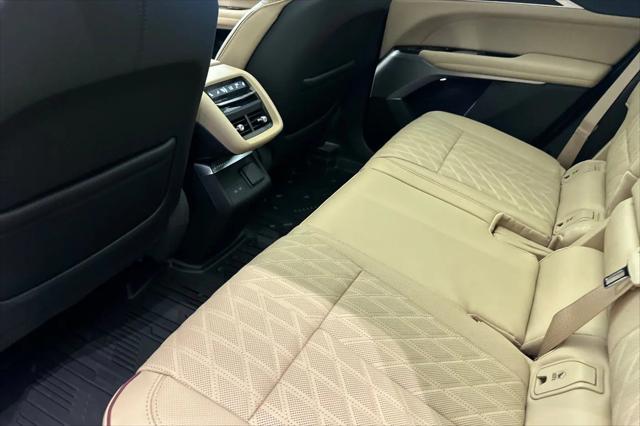 2025 Cadillac iQ Luxury w/1SE