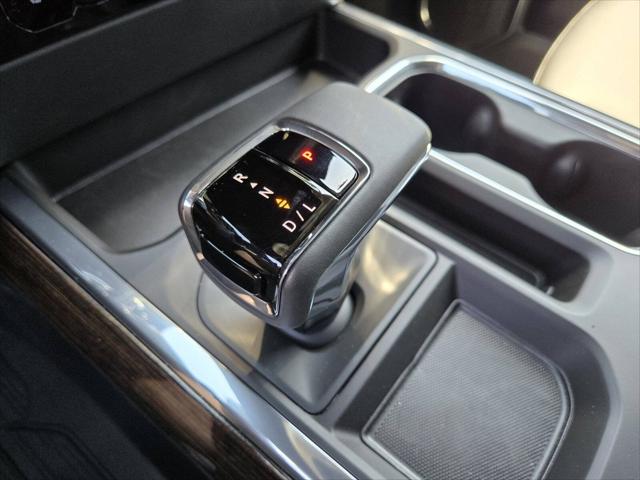 2025 GMC Sierra 1500 4WD Crew Cab Short Box Elevation with 3SB
