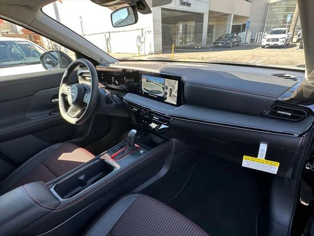 2025 Nissan Kicks SR FWD