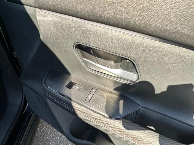 2025 Nissan Kicks SR FWD