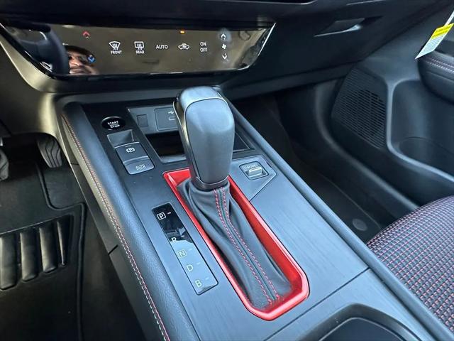2025 Nissan Kicks SR FWD