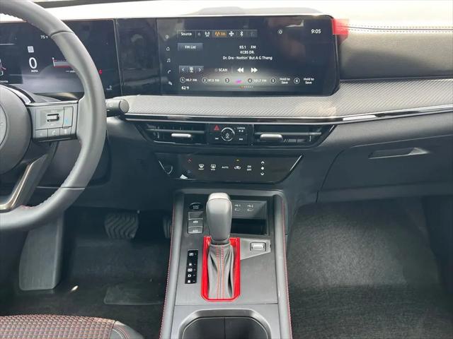 2025 Nissan Kicks SR FWD