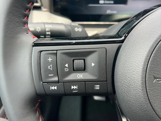 2025 Nissan Kicks SR FWD