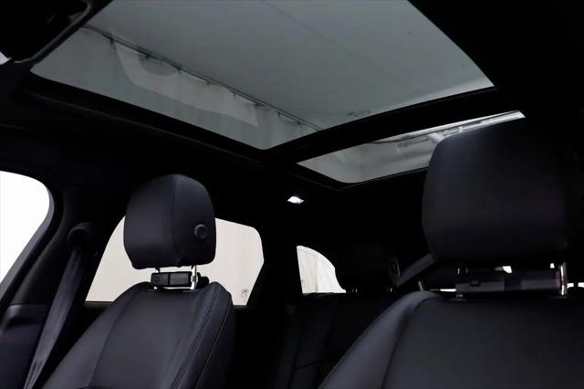 2026 Land Rover Range Rover Velar P400 Dynamic SE