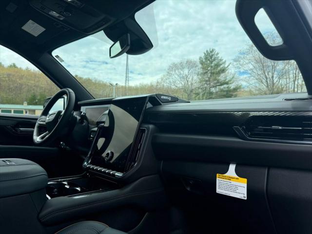 2025 GMC Yukon XL 4WD AT4