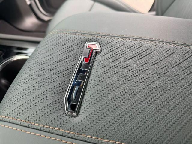 2025 GMC Yukon XL 4WD AT4