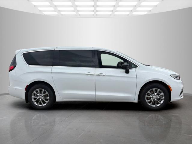 2025 Chrysler Pacifica PACIFICA SELECT AWD