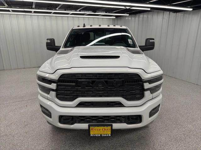 2025 RAM Ram 3500 RAM 3500 LIMITED CREW CAB 4X4 8 BOX 2025 RAM Ram 3500 RAM 3500 LIMITED CREW CAB 4X4 8 BOX