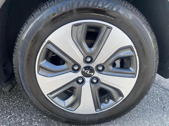 2022 Kia Niro LX