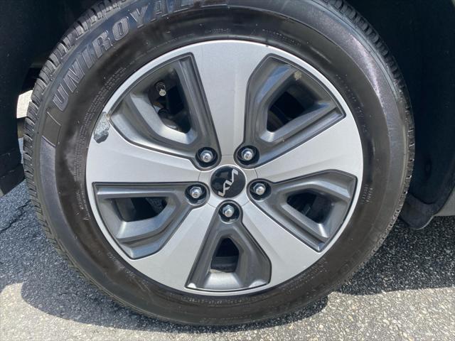 2022 Kia Niro LX