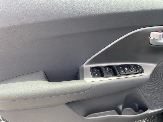 2022 Kia Niro LX