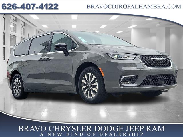 2025 Chrysler Pacifica Hybrid PACIFICA PLUG-IN HYBRID SELECT