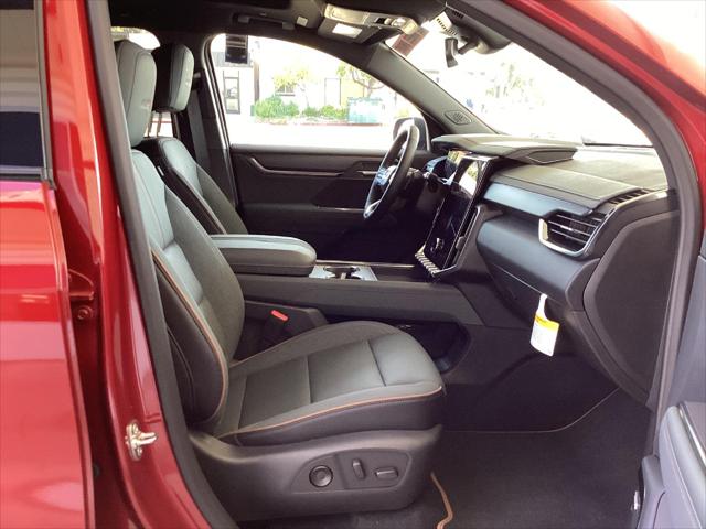 2025 GMC Acadia AWD AT4