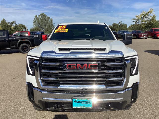 2025 GMC Sierra 2500HD 4WD Crew Cab Standard Bed SLT