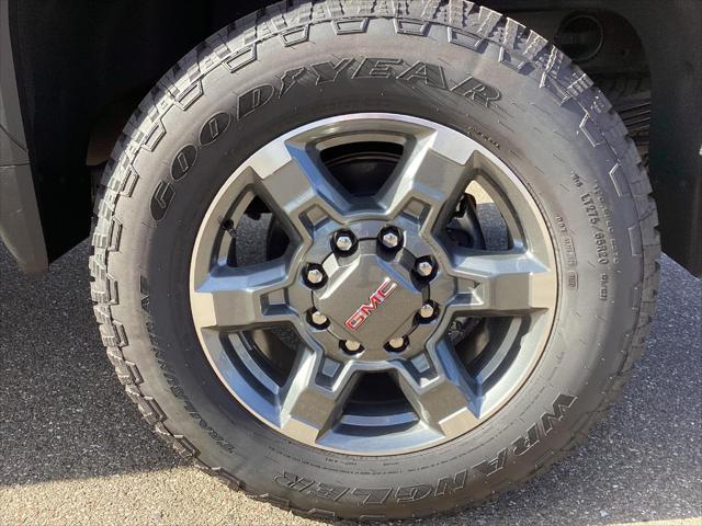 2025 GMC Sierra 2500HD 4WD Crew Cab Standard Bed SLT