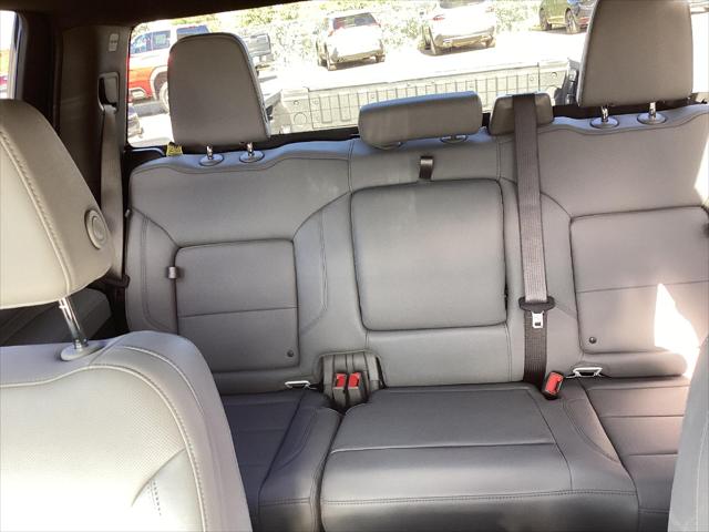 2025 GMC Sierra 2500HD 4WD Crew Cab Standard Bed SLT
