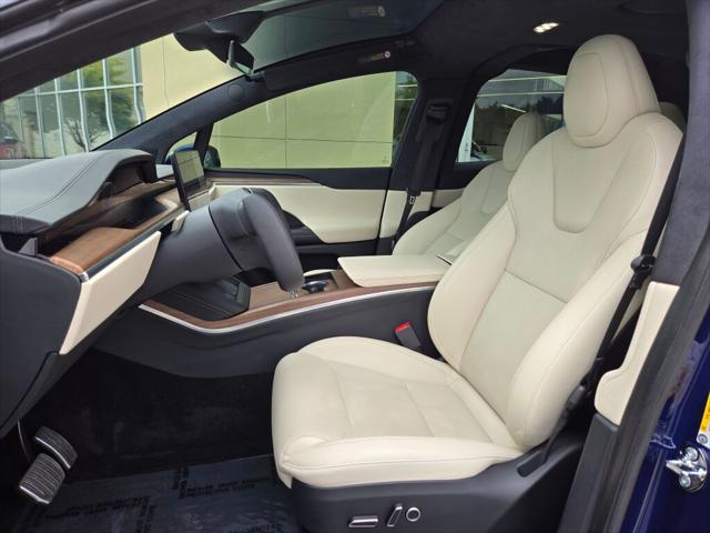 2023 Tesla Model X Standard Range