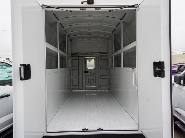2024 Ford Transit Cutaway Base