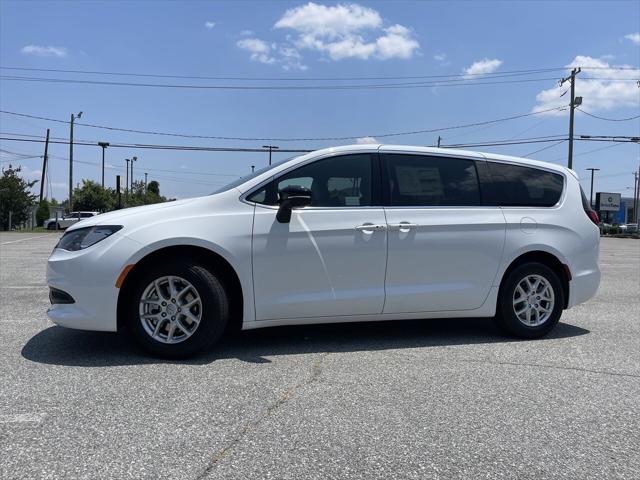 2025 Chrysler Voyager VOYAGER LX