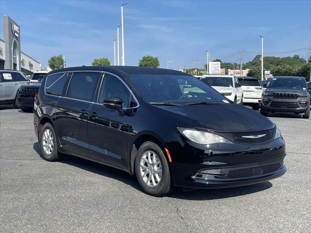 2025 Chrysler Voyager VOYAGER LX