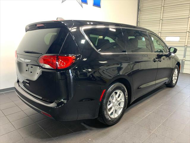 2025 Chrysler Voyager VOYAGER LX