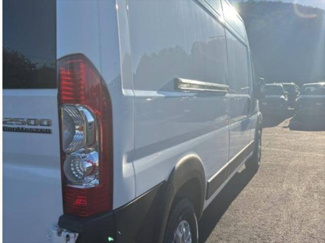 2025 Ram ProMaster Cargo Van SLT High Roof 159" WB
