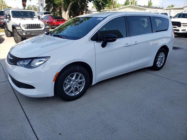 2025 Chrysler Voyager VOYAGER LX