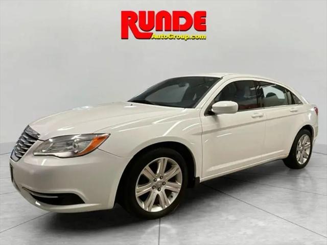 2013 Chrysler 200 Touring for sale in East Dubuque, IL