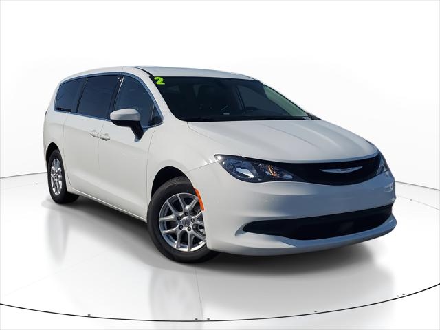 2022 Chrysler Voyager LX
