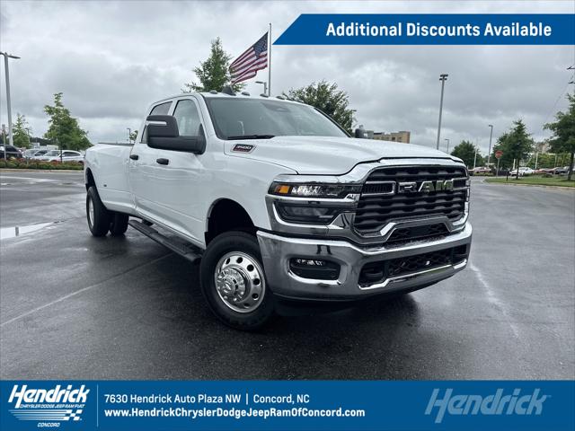 2025 RAM Ram 3500 RAM 3500 TRADESMAN CREW CAB 4X4 8 BOX