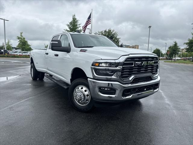 2025 RAM Ram 3500 RAM 3500 TRADESMAN CREW CAB 4X4 8 BOX