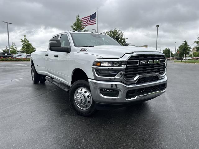 2025 RAM Ram 3500 RAM 3500 TRADESMAN CREW CAB 4X4 8 BOX