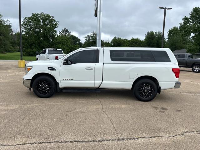 2017 Nissan TITAN SV
