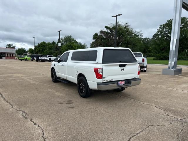 2017 Nissan TITAN SV